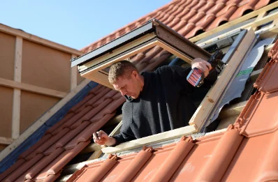 Pose de fenêtres de toit Velux à Roche-Chalais